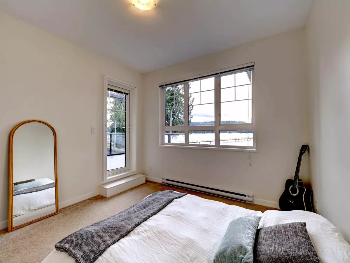 Guest Bathroom Photo of 5917 Beachgate Lane, Sechelt, BC