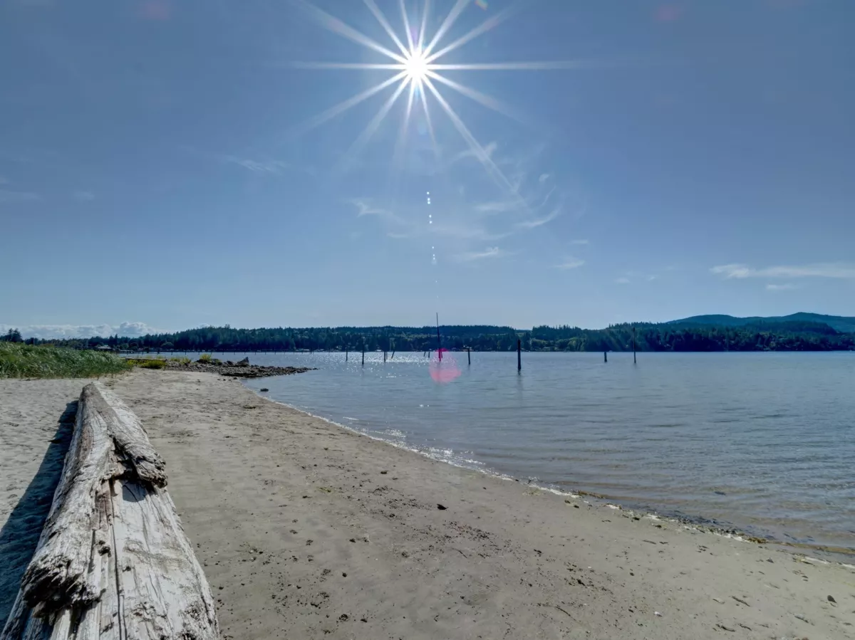 Hallway Photo of 5917 Beachgate Lane, Sechelt, BC