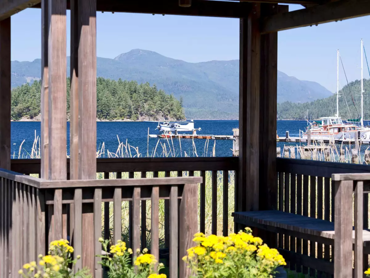 Hot Tub / Spa Photo of 5917 Beachgate Lane, Sechelt, BC