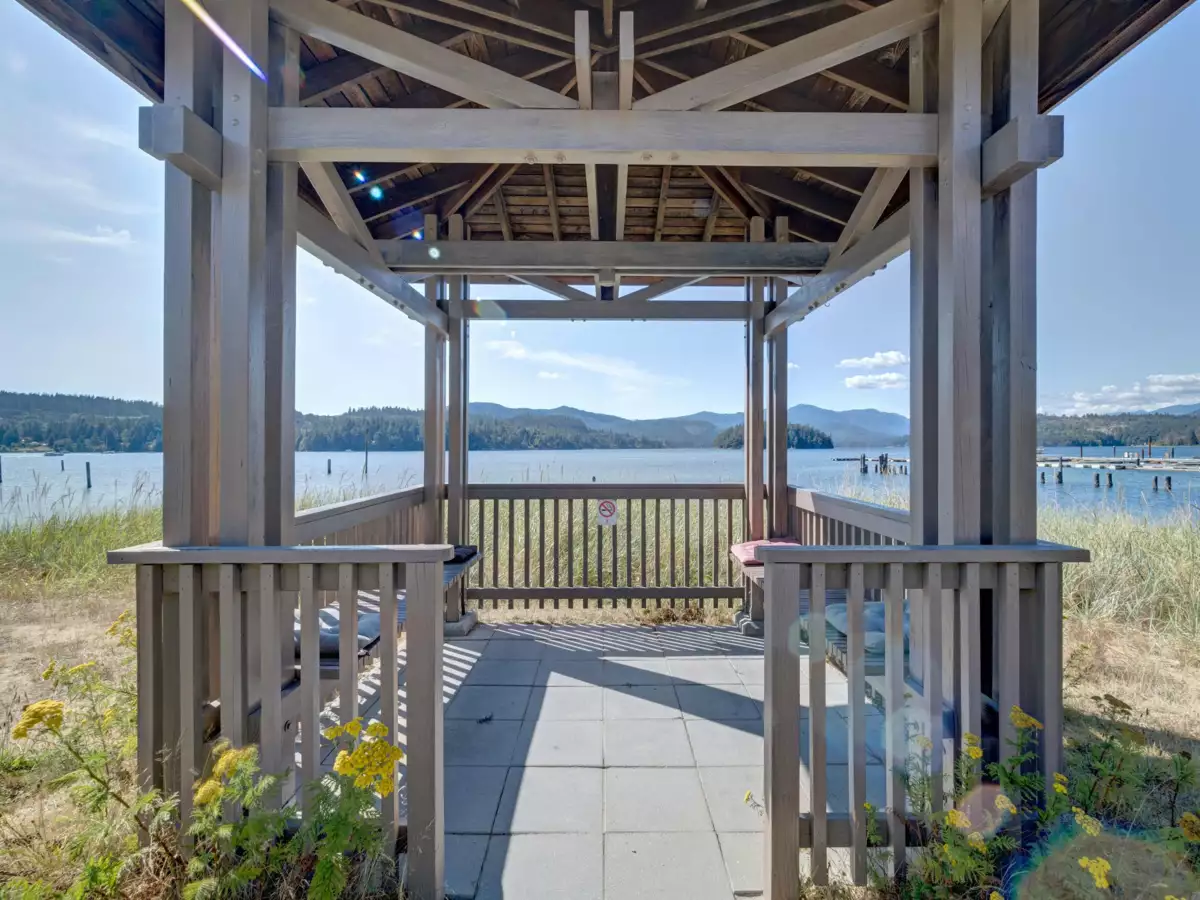 Outdoor Kitchen Photo of 5917 Beachgate Lane, Sechelt, BC