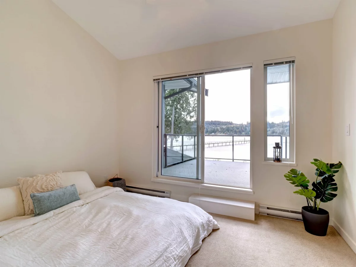 Walk-In Closet Photo of 5917 Beachgate Lane, Sechelt, BC