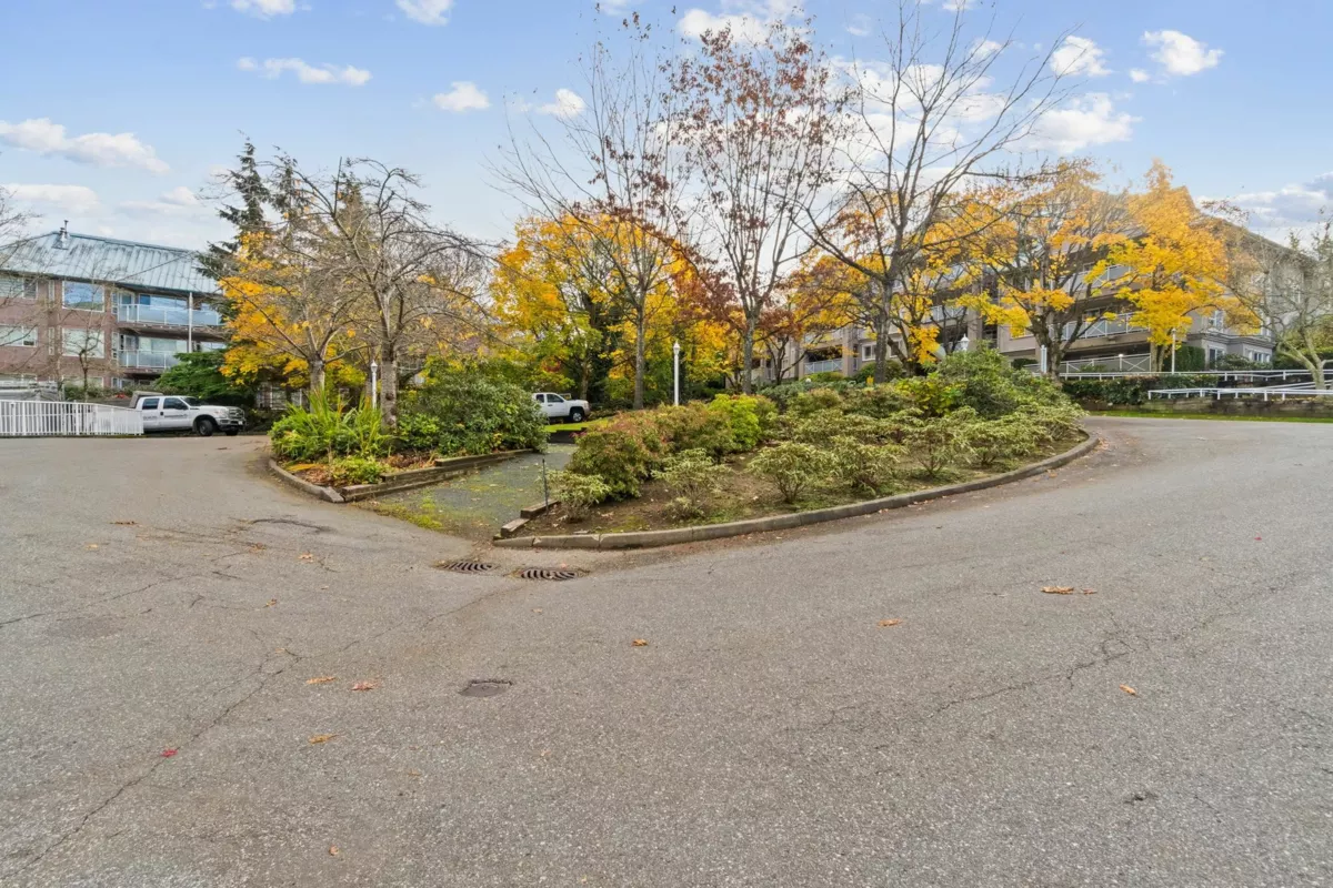 Outdoor Kitchen Photo of 101 15150 29a Avenue, Surrey, BC