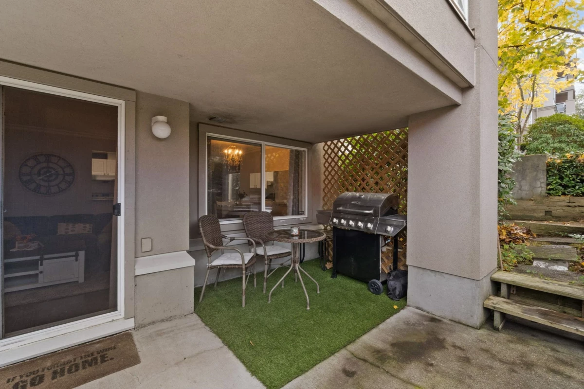 Staircase Photo of 101 15150 29a Avenue, Surrey, BC