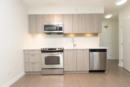 1402 13308 Central Avenue, Surrey, BC, Surrey — Apartment/Condo for sale