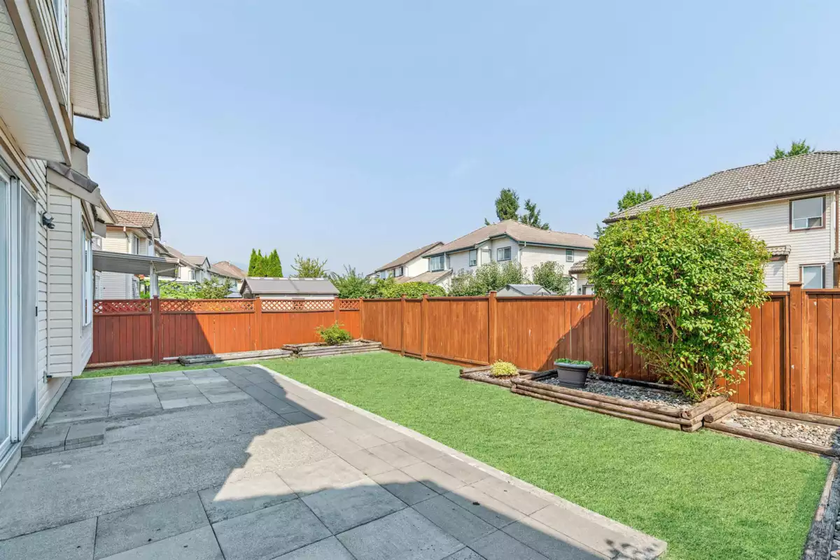 Garden / Landscaping Photo of 1239 Thames Close, Port Coquitlam, BC