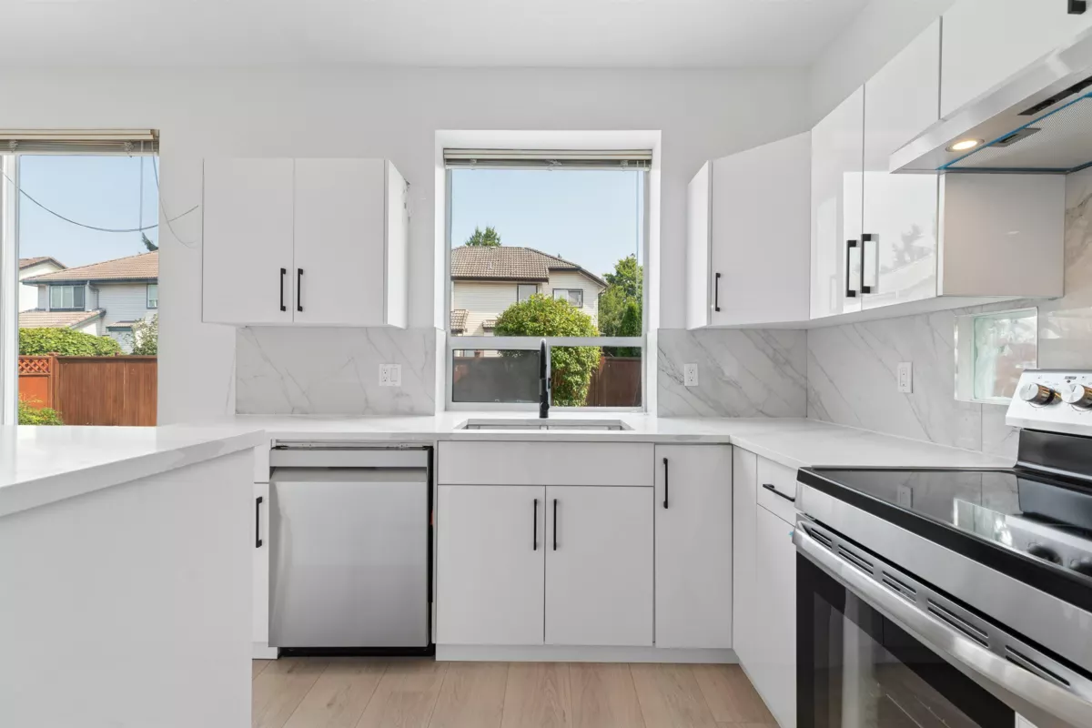Guest Bathroom Photo of 1239 Thames Close, Port Coquitlam, BC