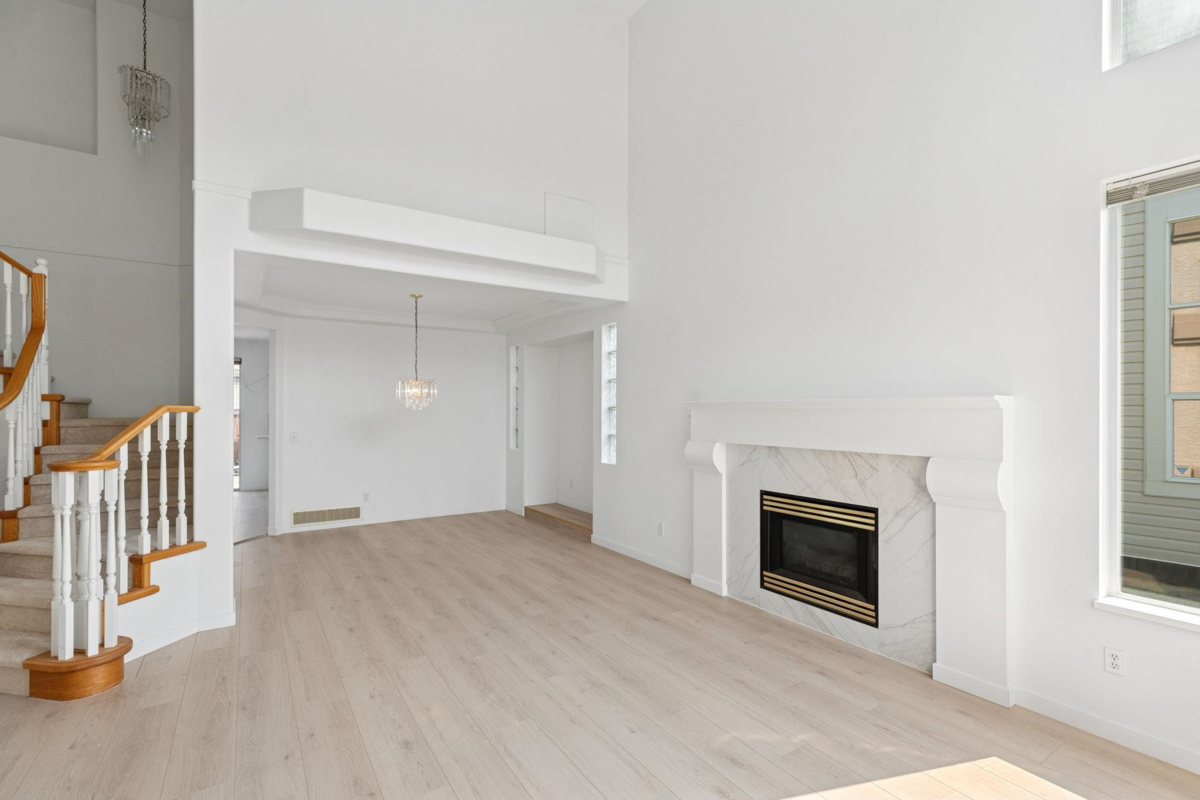 Living Room Photo of 1239 Thames Close, Port Coquitlam, BC