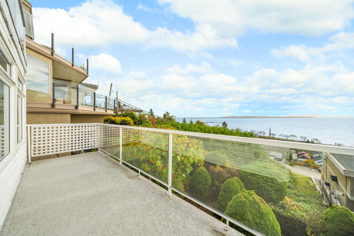 Basement Recreation Room Photo of 14786 Upper Roper Avenue, White Rock, BC