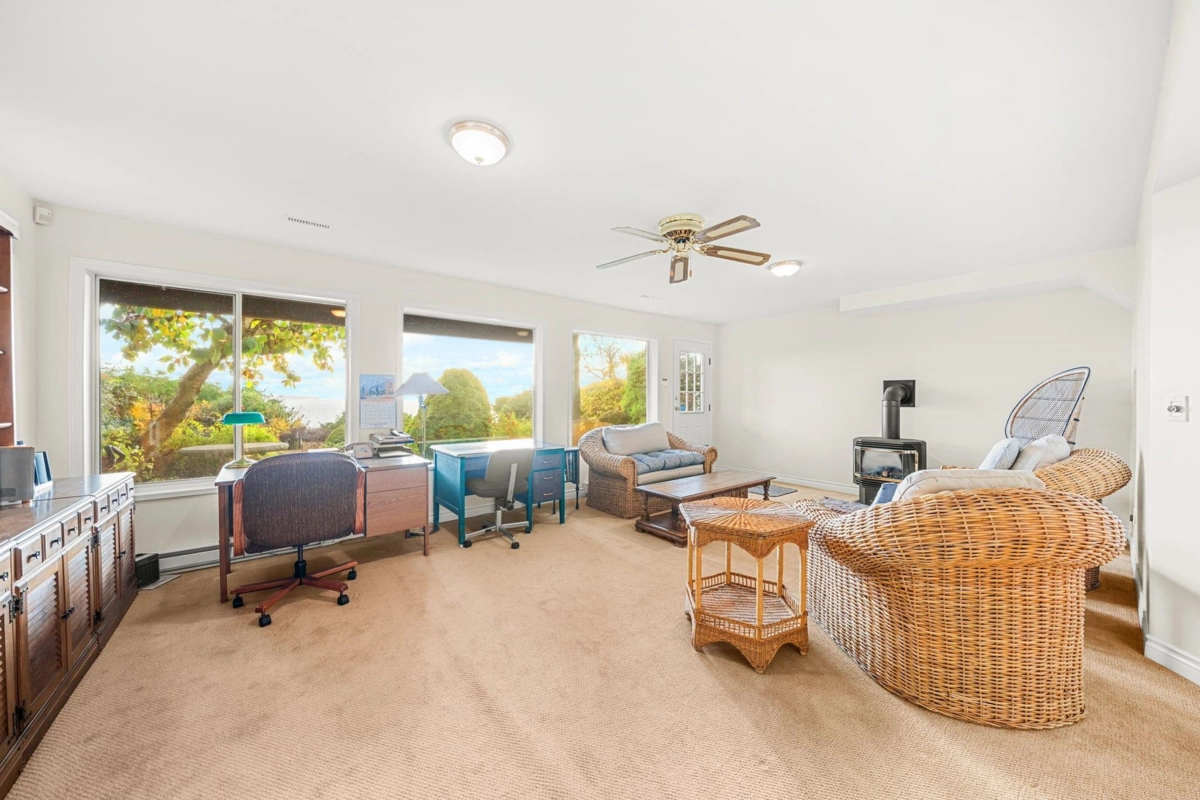 Garage Interior Photo of 14786 Upper Roper Avenue, White Rock, BC