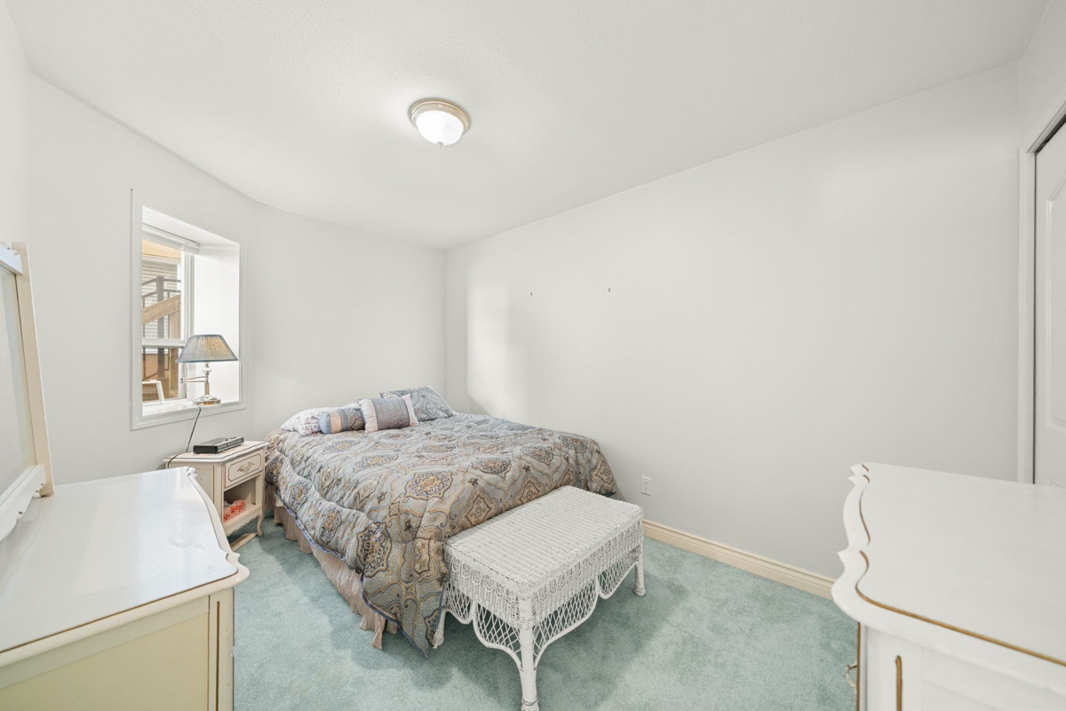 Mudroom Photo of 14786 Upper Roper Avenue, White Rock, BC