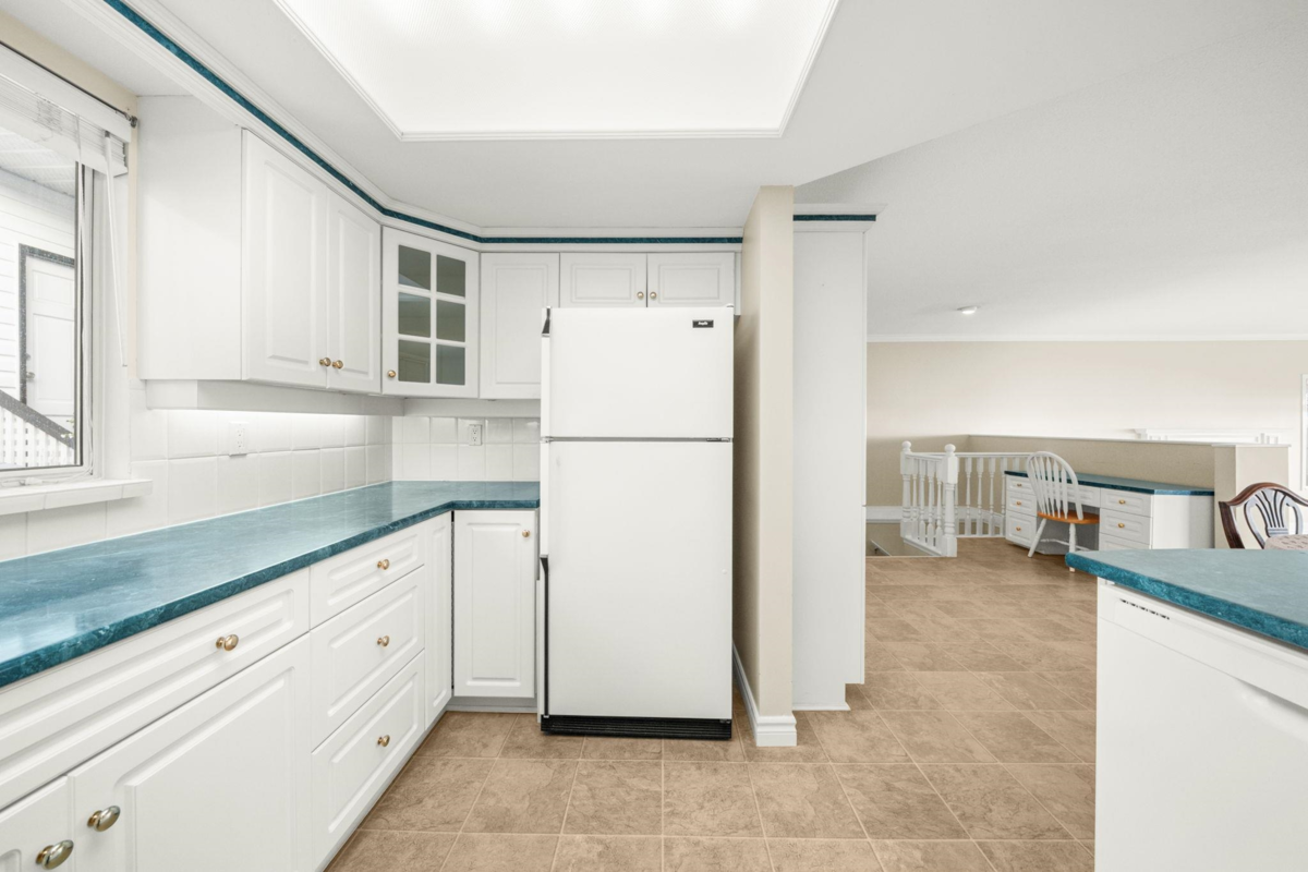 Primary Bathroom Photo of 14786 Upper Roper Avenue, White Rock, BC