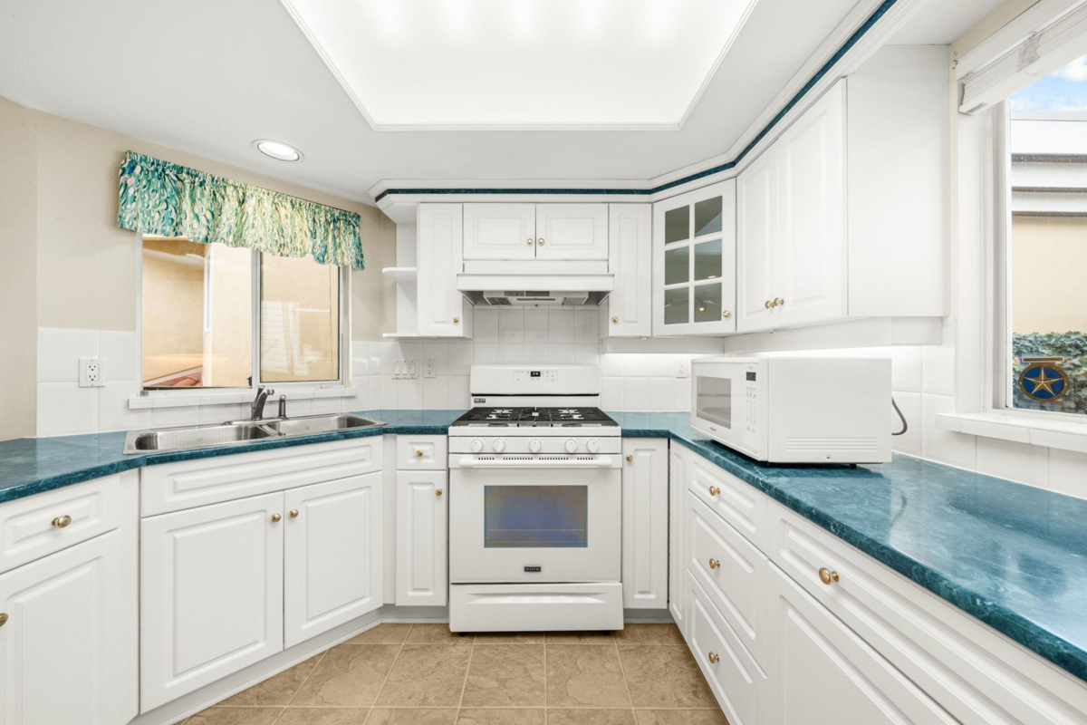 Primary Bedroom Photo of 14786 Upper Roper Avenue, White Rock, BC