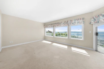 Outdoor Deck Photo of 14786 Upper Roper Avenue, White Rock, BC