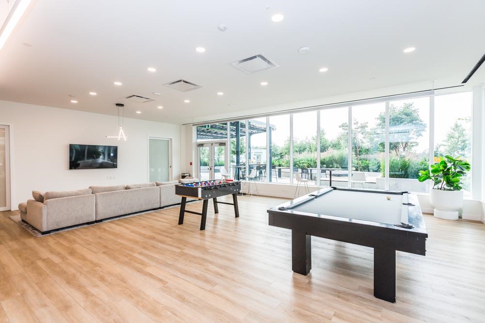 Kitchen Photo of 1305 318 Alderson Avenue, Coquitlam, BC