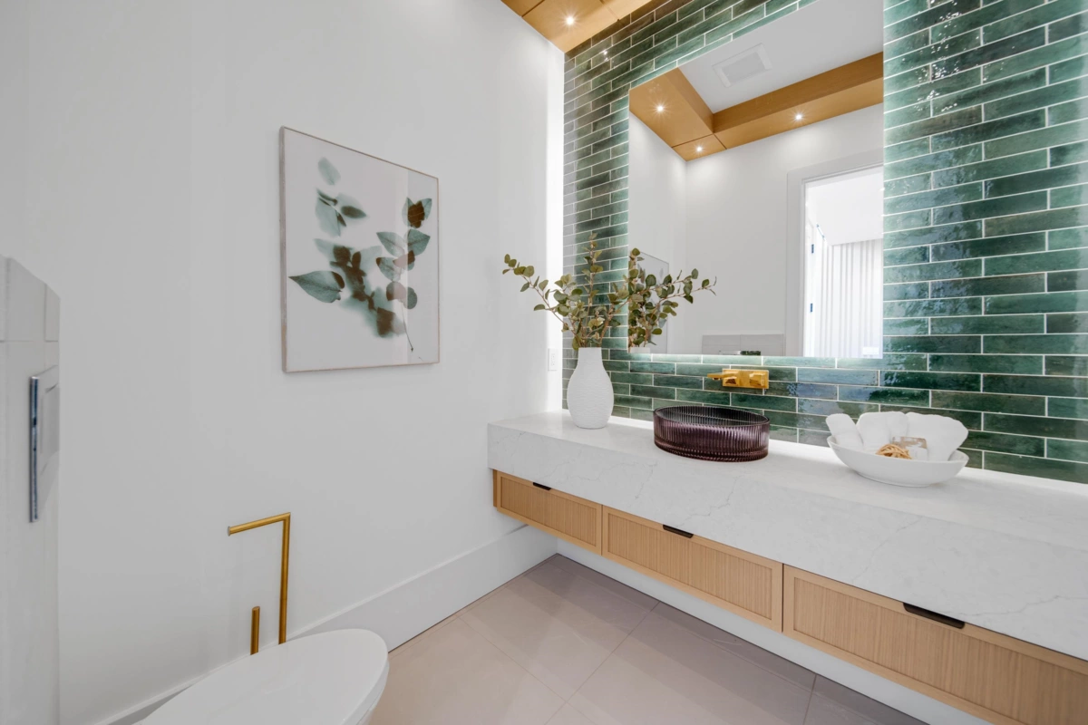 Kitchen Island Photo of 9500 Finn Road, Richmond, BC