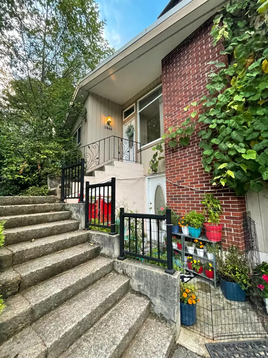 Office / Den Photo of 1940 St Johns Street, Port Moody, BC