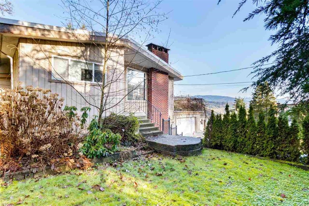 Walk-In Closet Photo of 1940 St Johns Street, Port Moody, BC