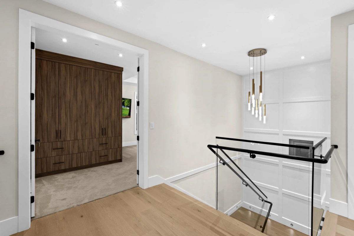 Entry Foyer Photo of 17568 102 Avenue, Surrey, BC