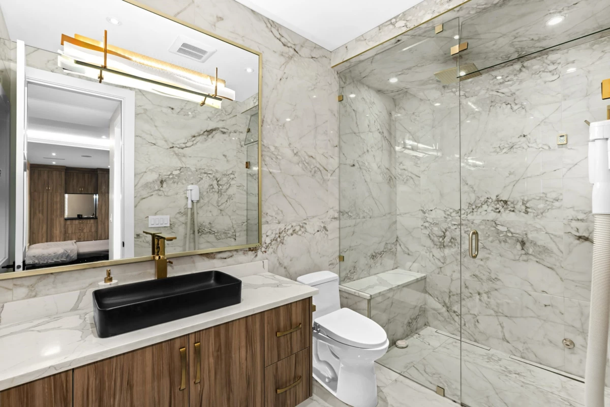 Front Yard Photo of 17568 102 Avenue, Surrey, BC