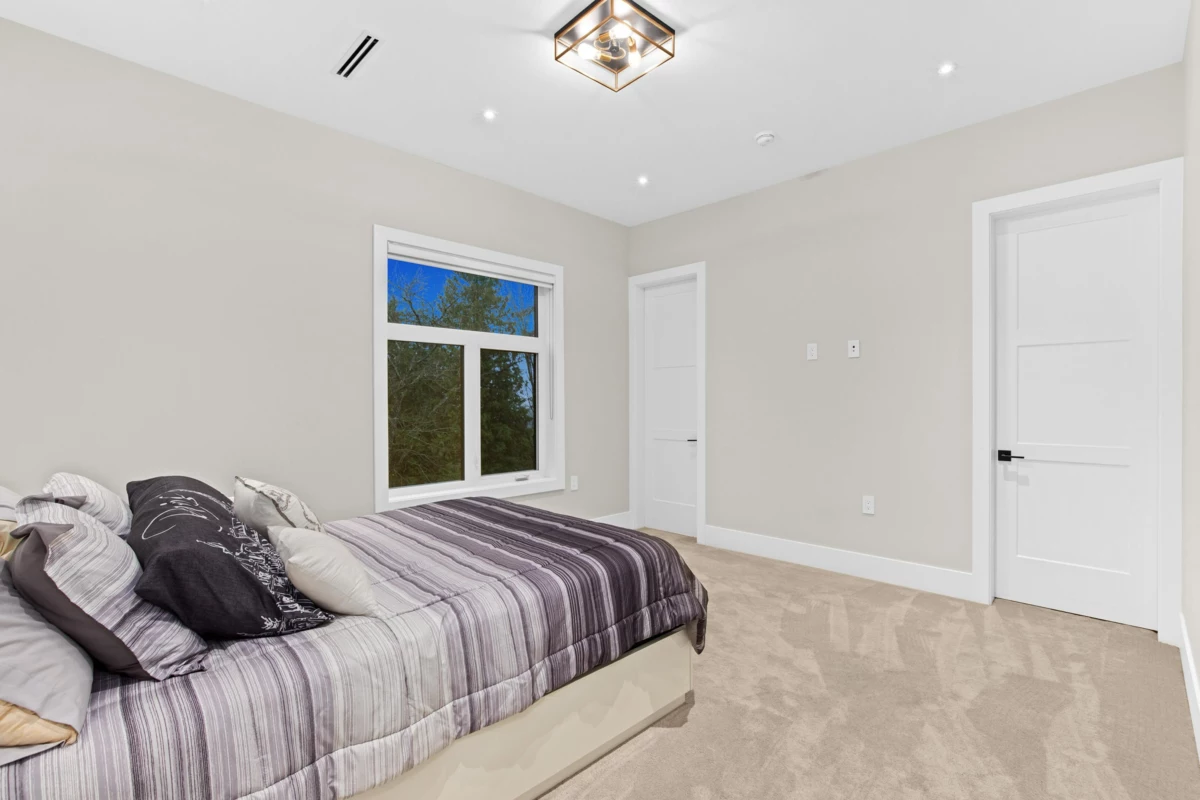 Hot Tub / Spa Photo of 17568 102 Avenue, Surrey, BC