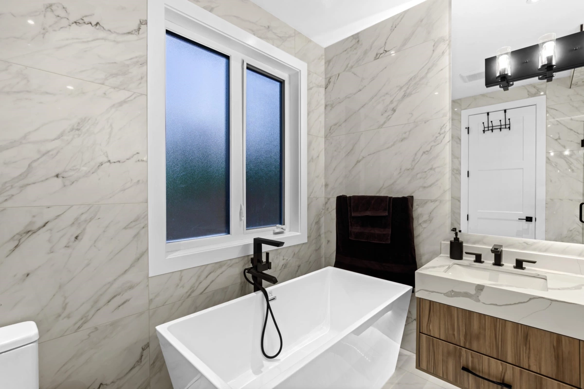 Outdoor Patio Photo of 17568 102 Avenue, Surrey, BC