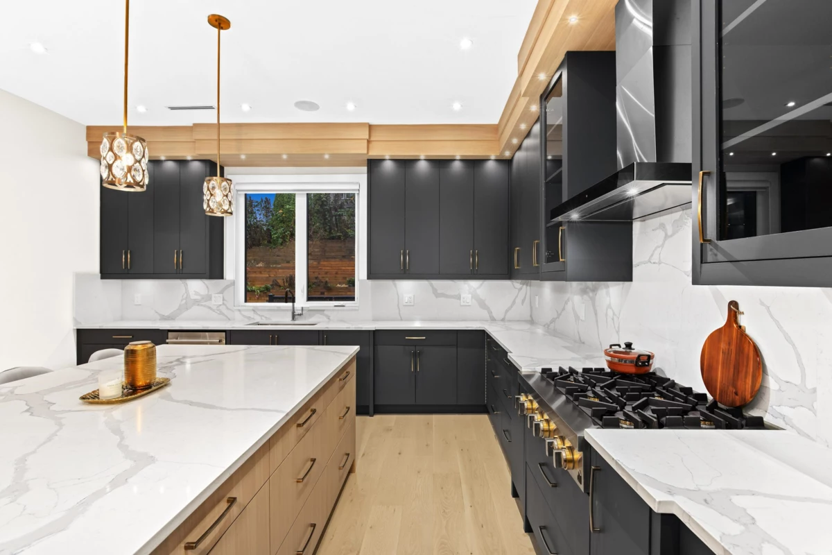 Primary Bathroom Photo of 17568 102 Avenue, Surrey, BC