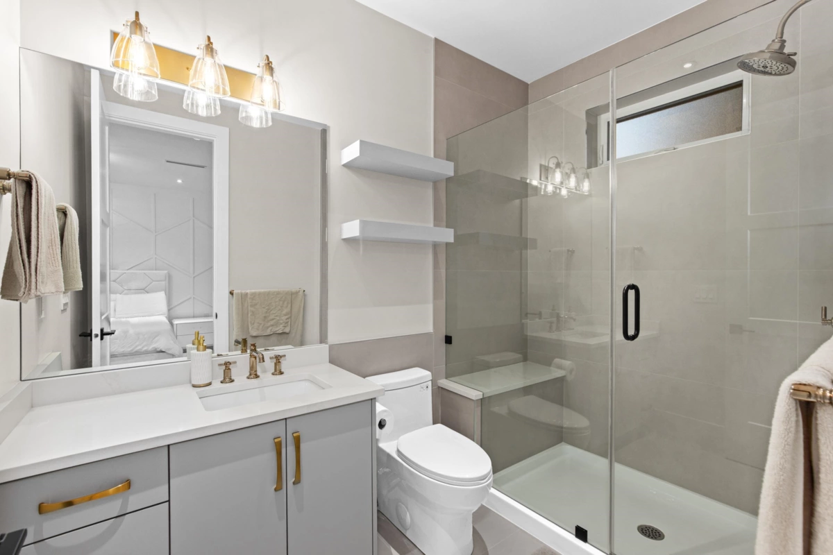 Swimming Pool Photo of 17568 102 Avenue, Surrey, BC