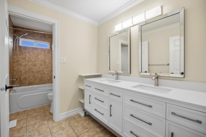 Breakfast Nook Photo of 15 3495 147a Street, Surrey, BC