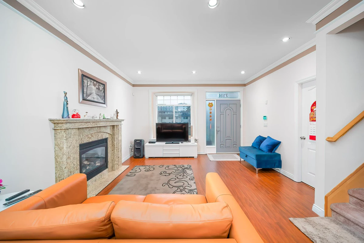 Breakfast Nook Photo of 7150 Canada Way, Burnaby, BC