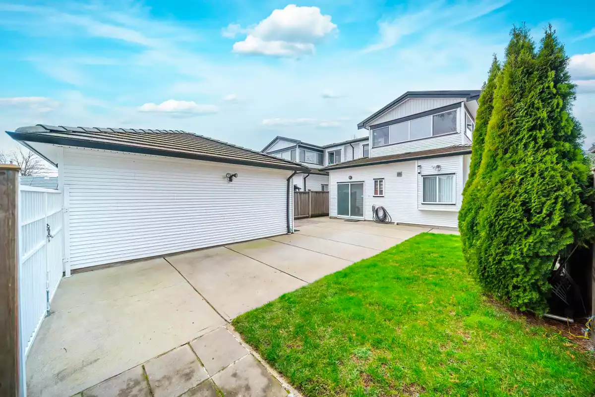 Dining Area Photo of 7150 Canada Way, Burnaby, BC