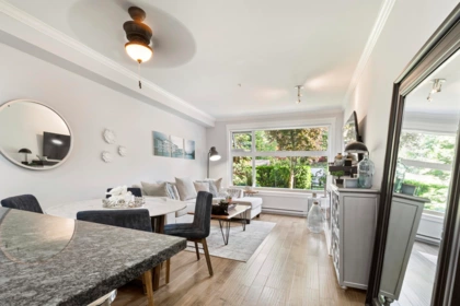 Kitchen Photo of 106 15310 17a Avenue, Surrey, BC