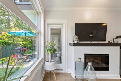 Mudroom Photo of 106 15310 17a Avenue, Surrey, BC