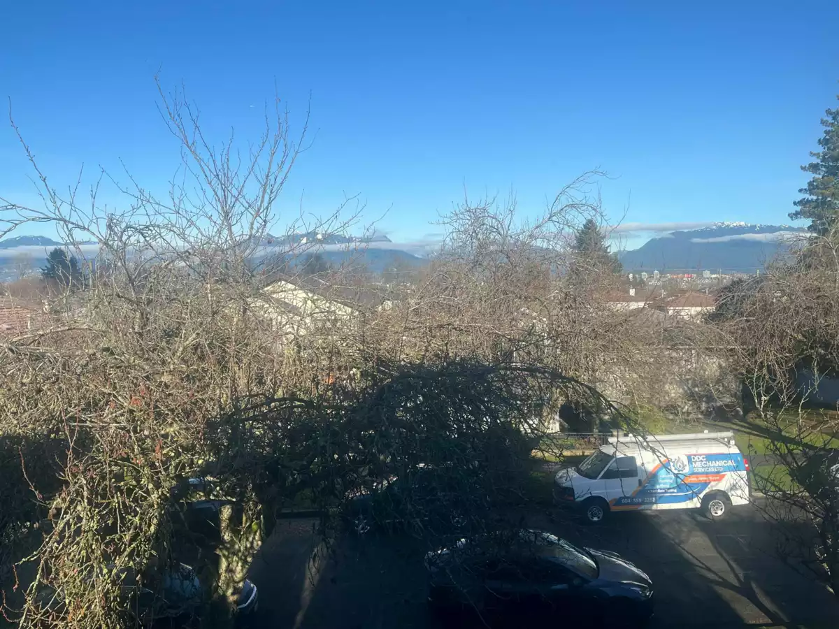 Hallway Photo of 3076 E 27th Avenue, Vancouver, BC