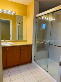 Primary Bathroom Photo of 3076 E 27th Avenue, Vancouver, BC