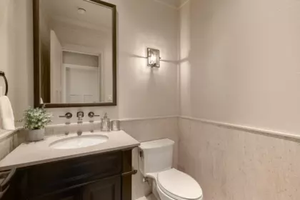 2566 Marine Drive, West Vancouver, BC, West Vancouver — Single Family Residence for sale