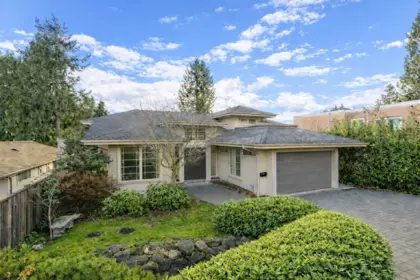 2566 Marine Drive, West Vancouver, BC, West Vancouver — Single Family Residence for sale