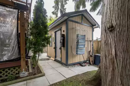 Primary Bathroom Photo of 7063 129a Street, Surrey, BC