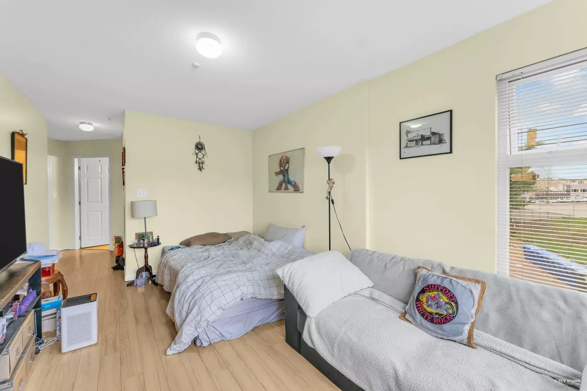 Bedroom 2 Photo of 204 15233 Pacific Avenue, White Rock, BC