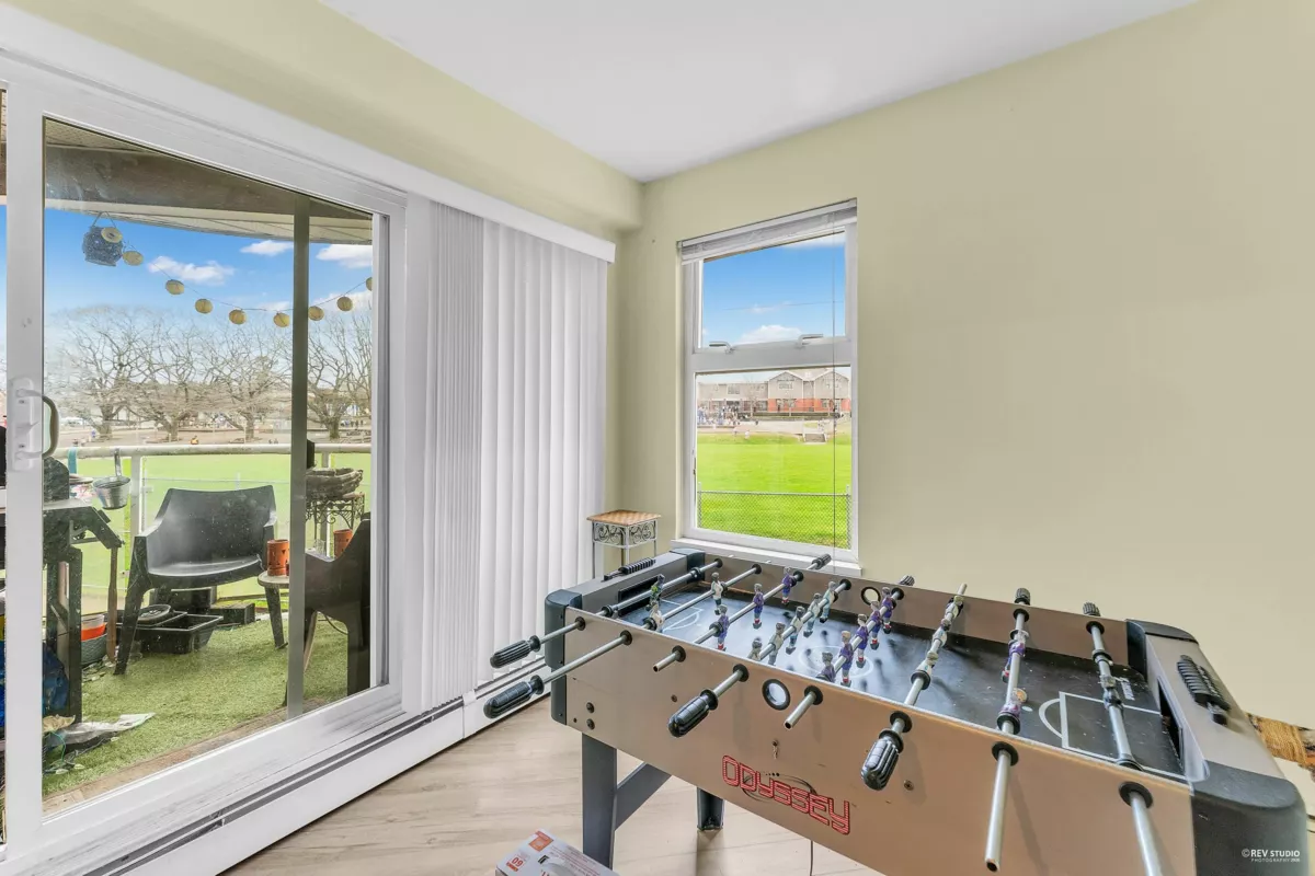 Bedroom 4 Photo of 204 15233 Pacific Avenue, White Rock, BC