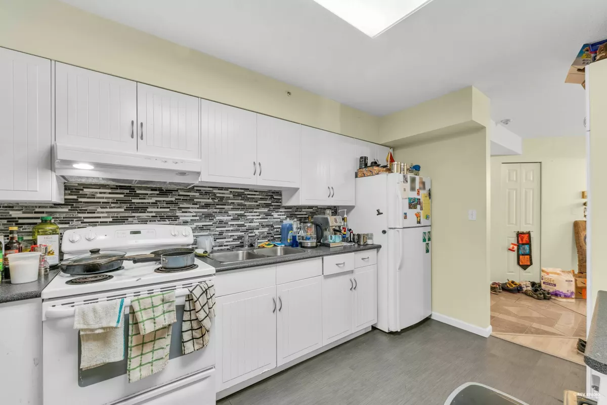 Exterior Rear Photo of 204 15233 Pacific Avenue, White Rock, BC