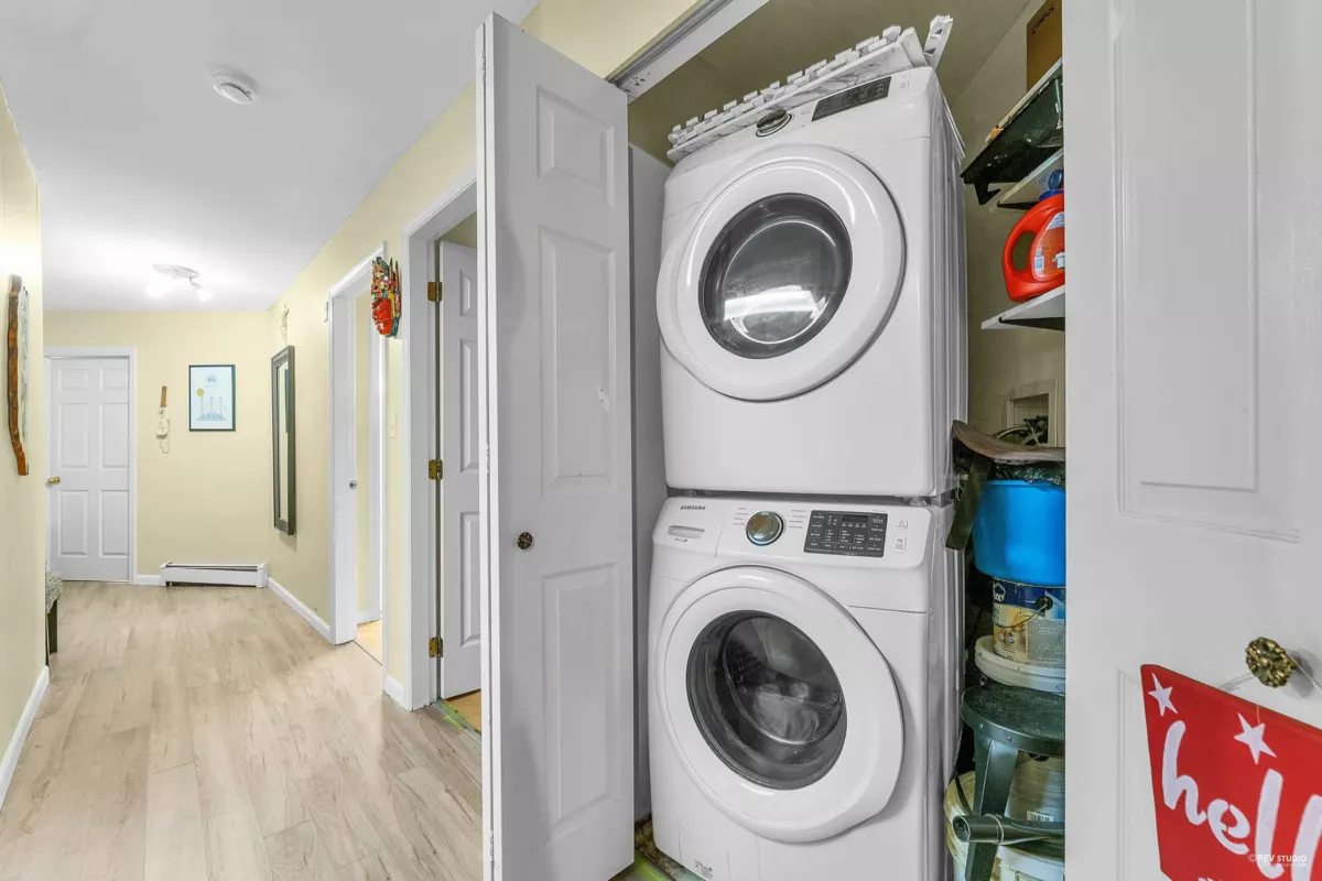 Guest Bathroom Photo of 204 15233 Pacific Avenue, White Rock, BC