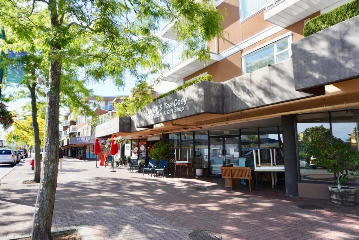 Outdoor Patio Photo of 204 15233 Pacific Avenue, White Rock, BC