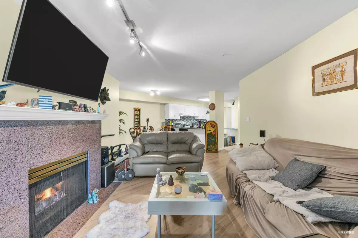 Pantry Photo of 204 15233 Pacific Avenue, White Rock, BC