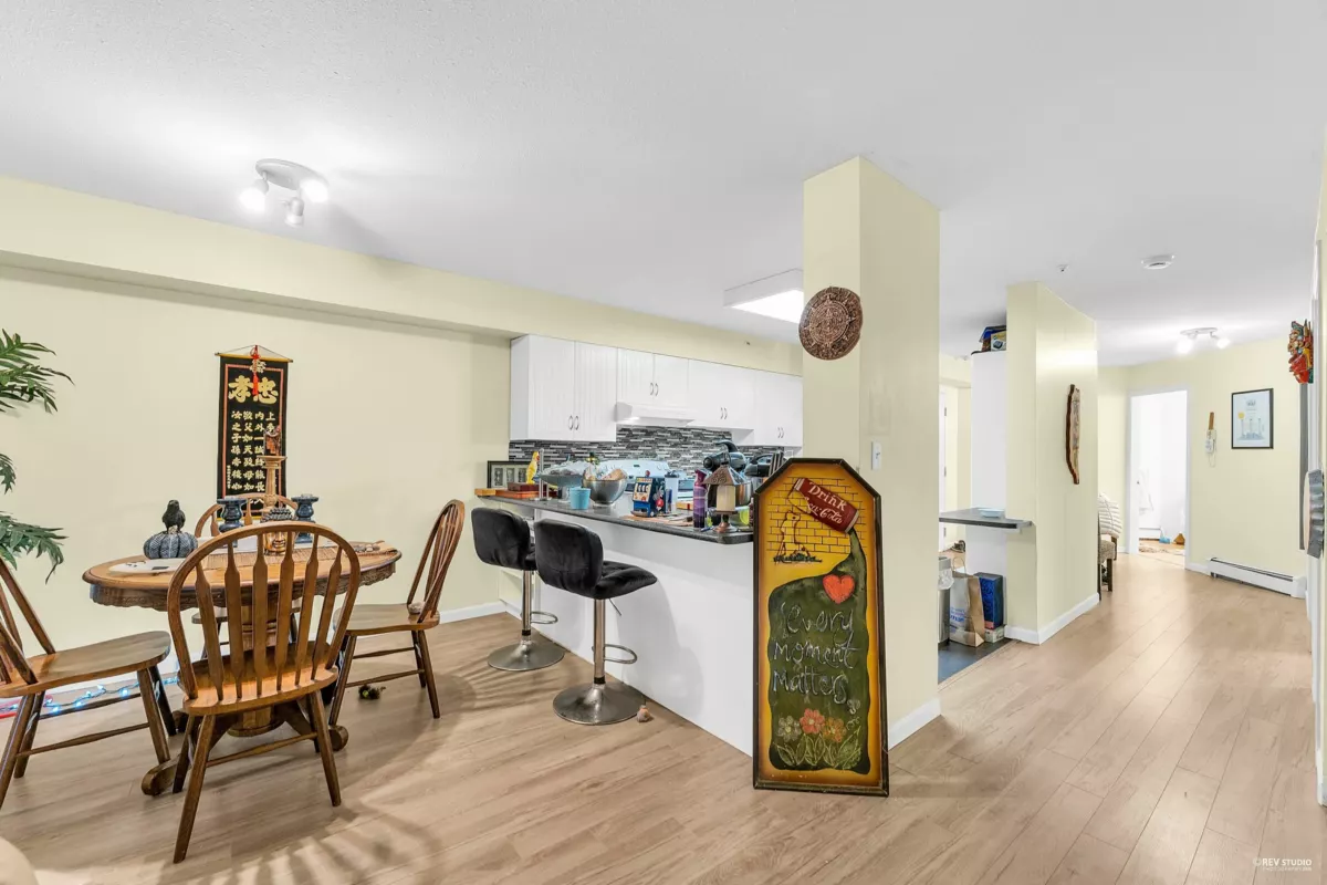 Primary Bedroom Photo of 204 15233 Pacific Avenue, White Rock, BC