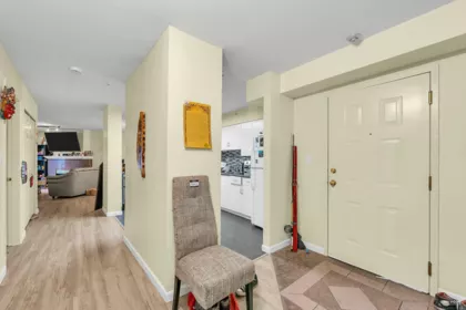 204 15233 Pacific Avenue, White Rock, BC