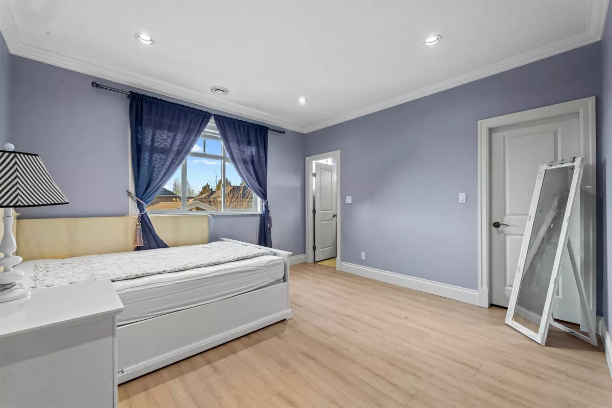 Laundry Room Photo of 9131 Desmond Road, Richmond, BC