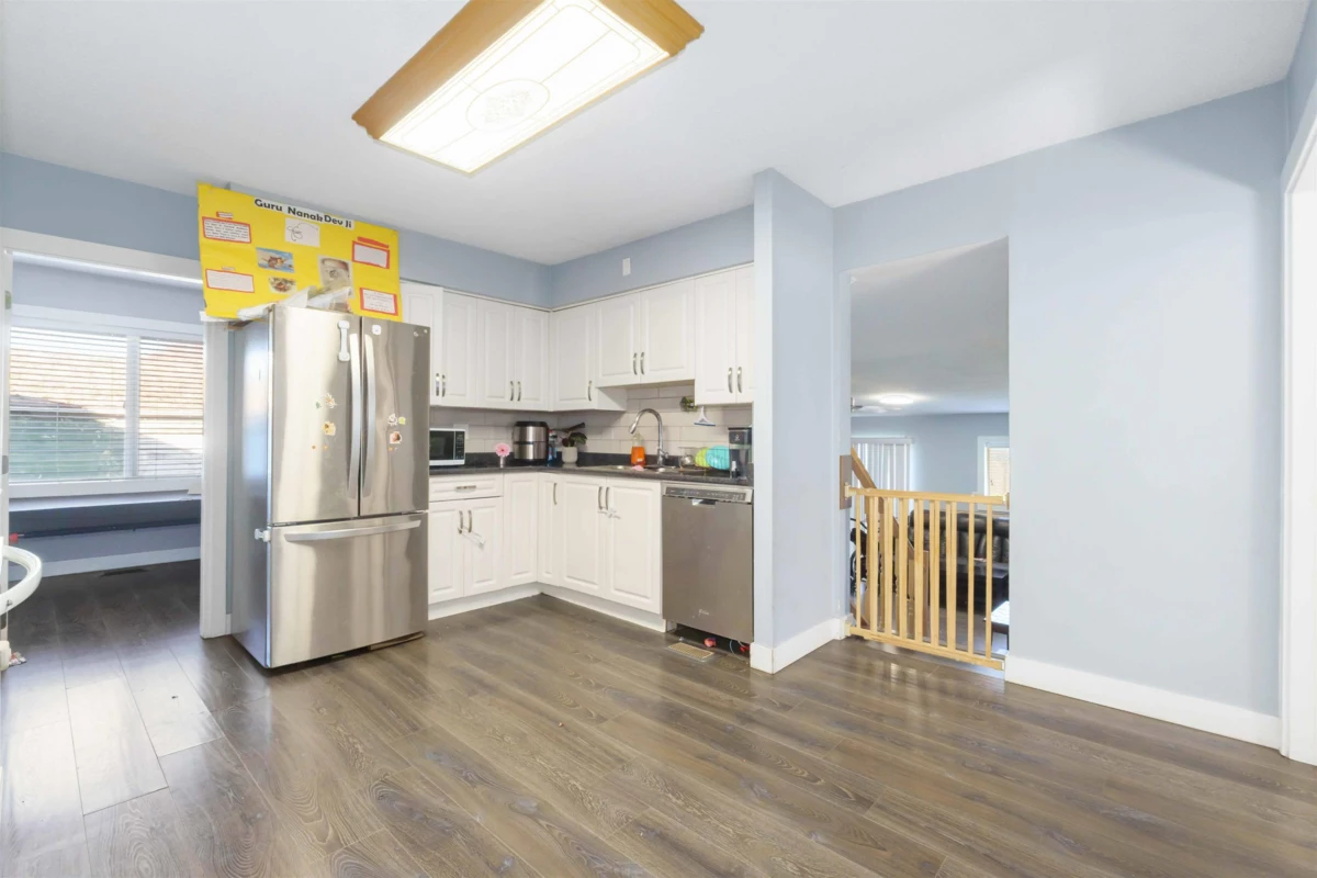 Dining Area Photo of 1860 Queen Street, Abbotsford, BC