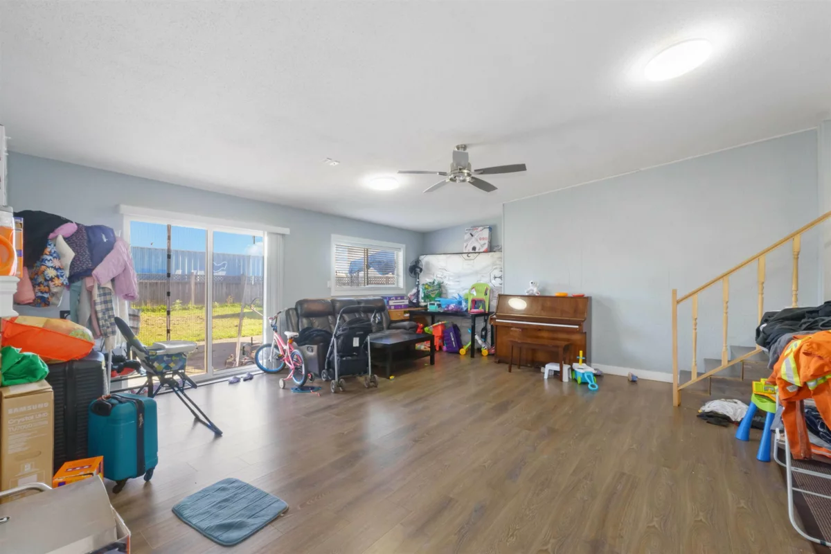 Family Room Photo of 1860 Queen Street, Abbotsford, BC