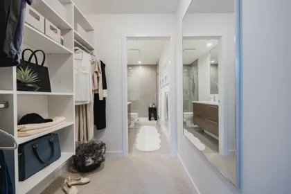 Guest Bathroom Photo of 513 32174 George Ferguson Way, Abbotsford, BC