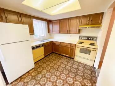 203 1368 Foster Street, White Rock, BC, White Rock — Apartment/Condo for sale
